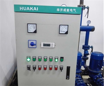 安裝，調(diào)試中的換熱機組電器柜